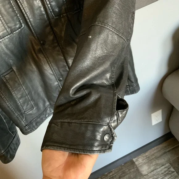 LEVI’S vintage black faux leather trucker motorcycle jacket zippers - Picture 4 of 16